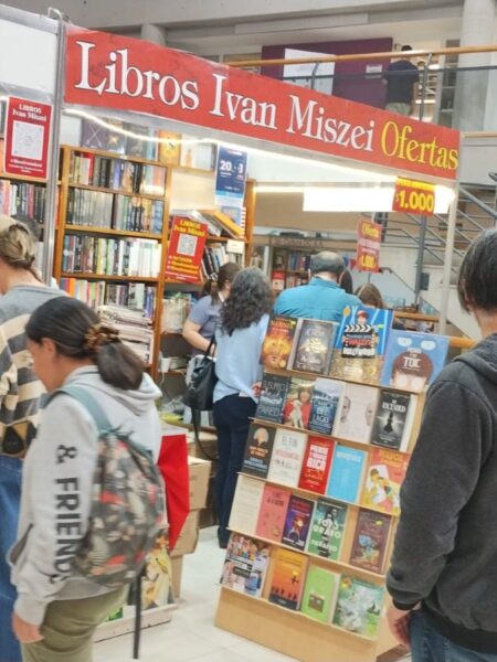 Entre libros, historias y experiencias: visita a la Feria del Libro